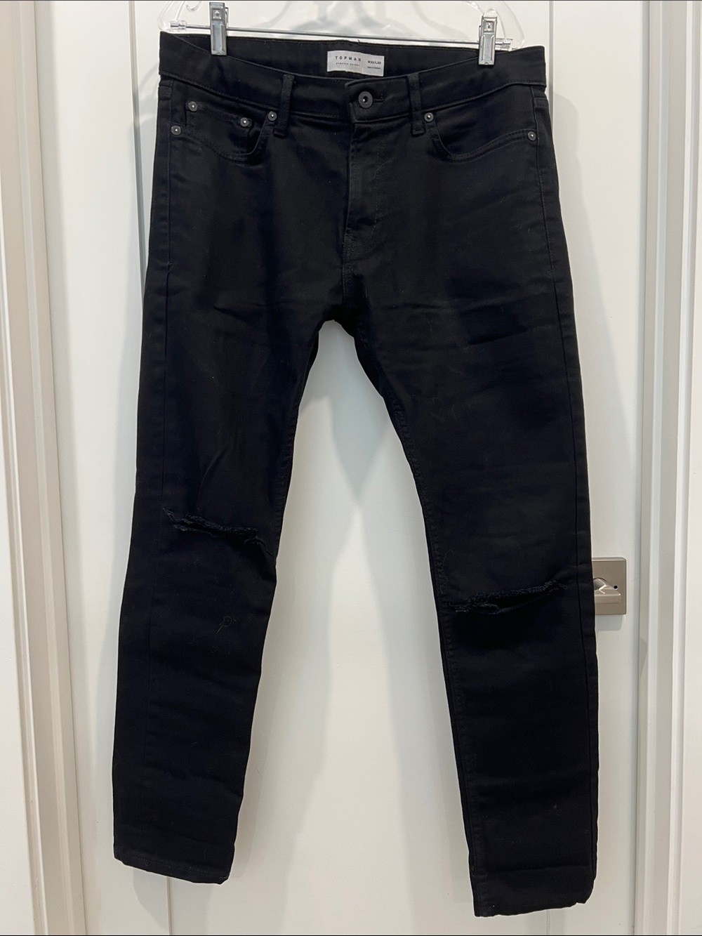 (Like new) Topman Black Slim tapered ripped jeans men’s